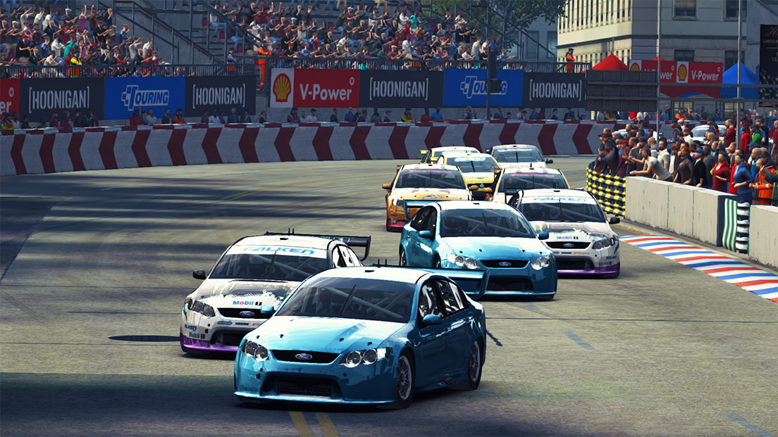 <strong>100 CARS AND<br>100 CIRCUITS</strong> <span>Unleash a ton of high-performance rides across a ton of tracks, roads, laps and loops.</span>